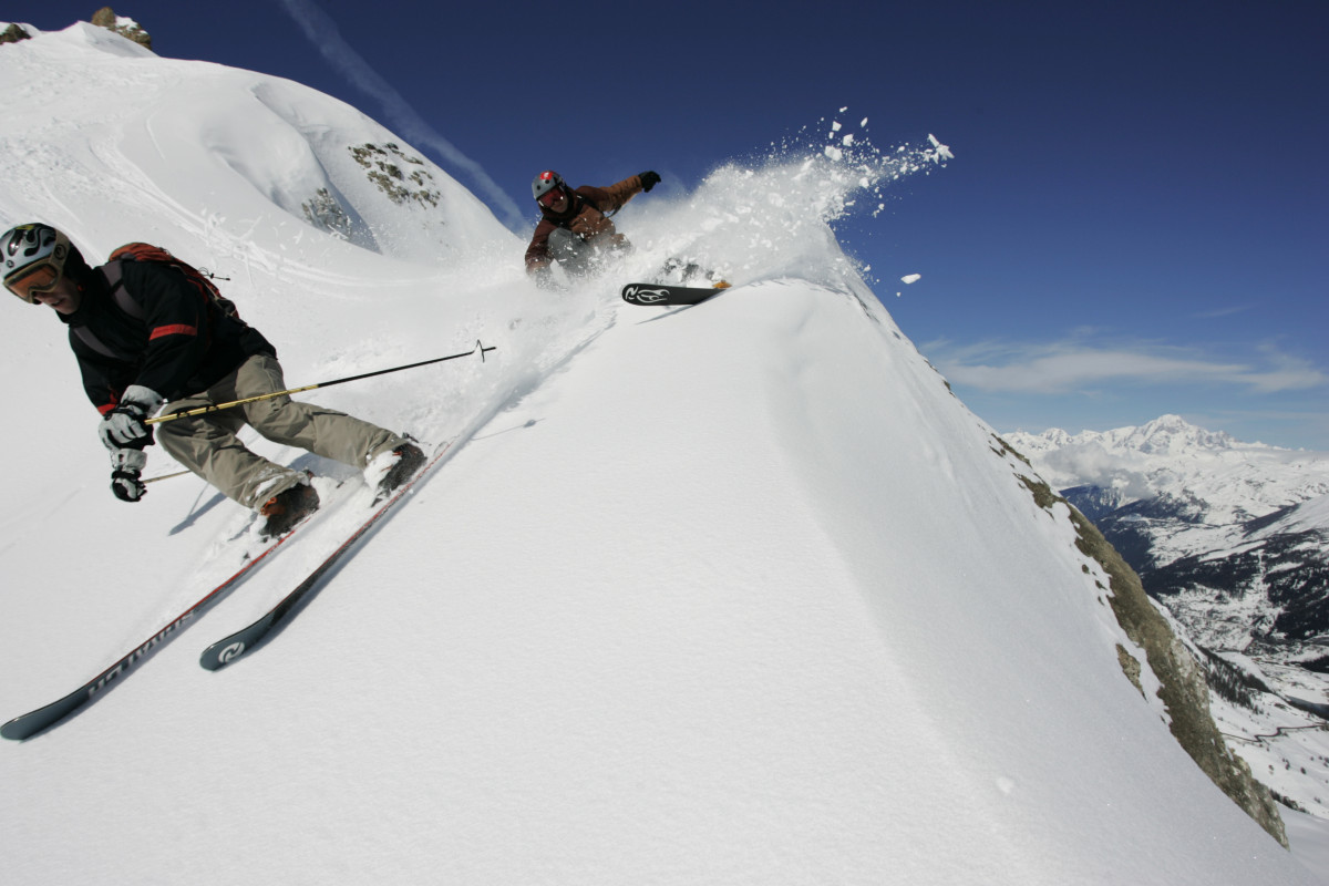 Ski freeride dans la poudreuse à Tignes