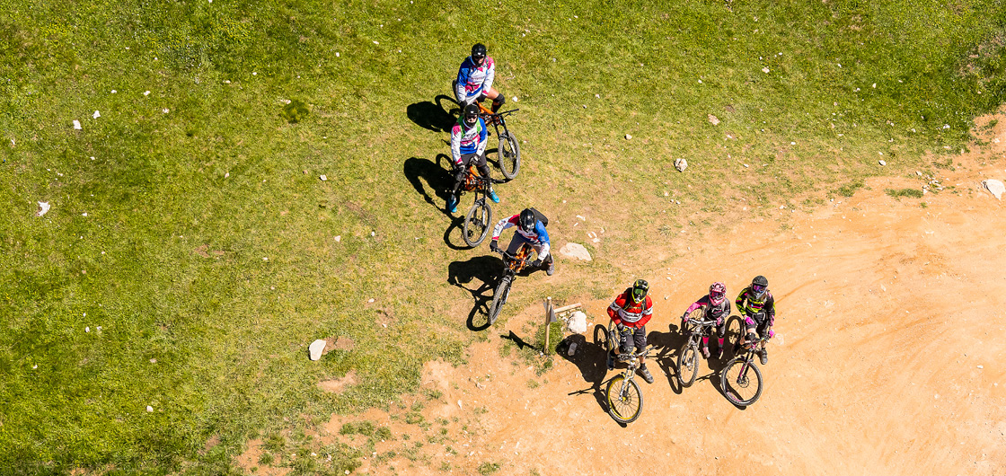 Sortie VTT sur le bike park de Tignes pour votre EVG ou EVJF