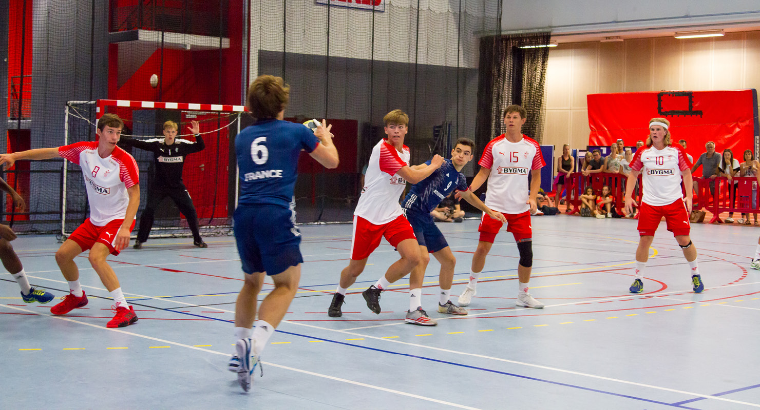 Match de Handball à Tignes sur le plateau sportif de Tignespace