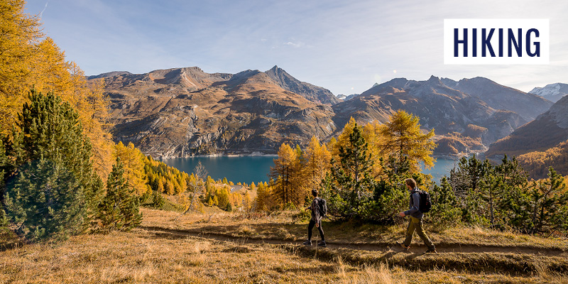 Randonneurs en automne à Tignes