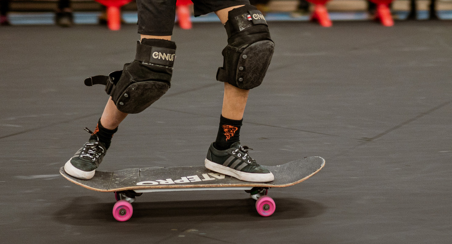 Skater sur la mini rampe de Tignespace