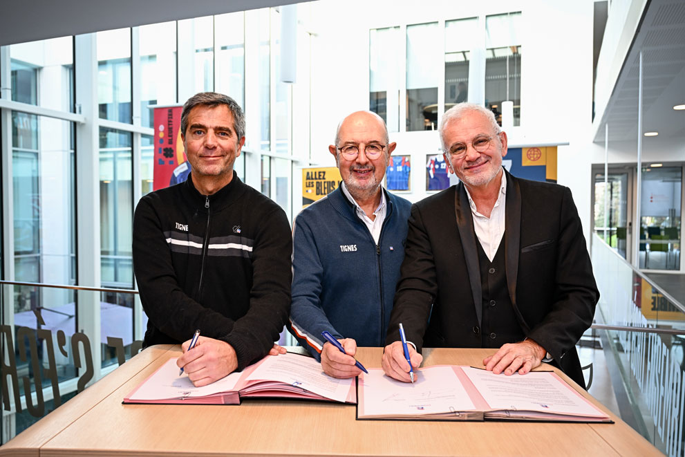 Signature partenariat Tignes et FFHandball