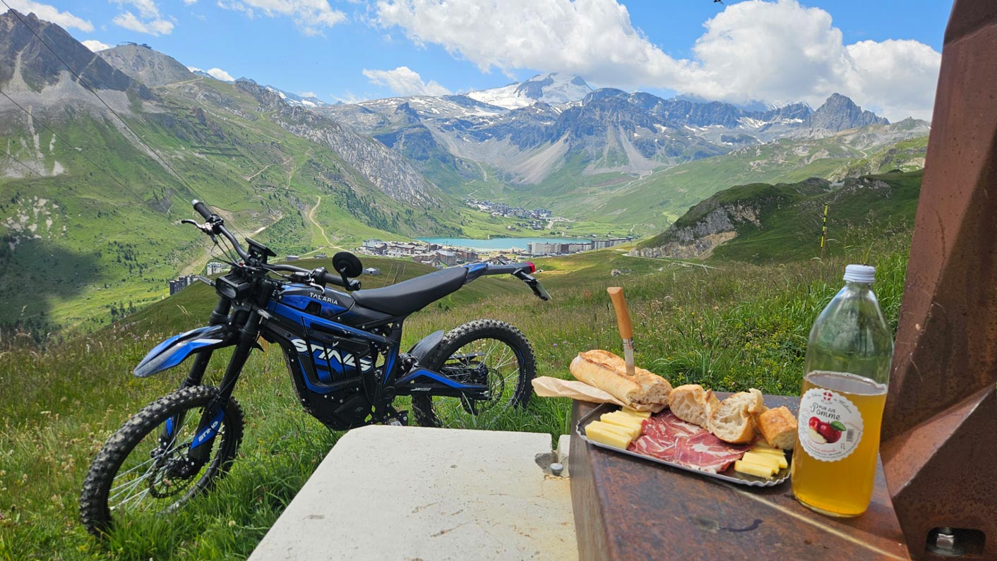 Moto électrique à Tignes